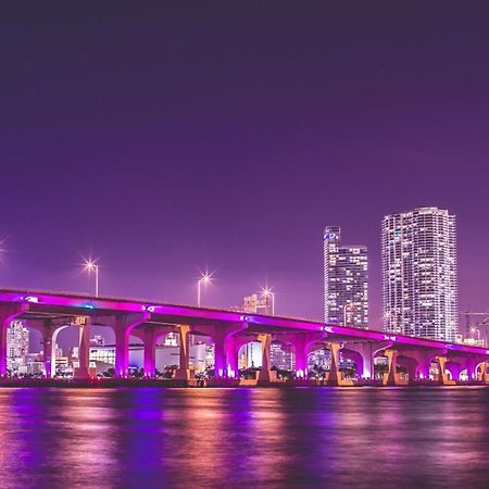 Ludge By Miami Airport Ostello Esterno foto